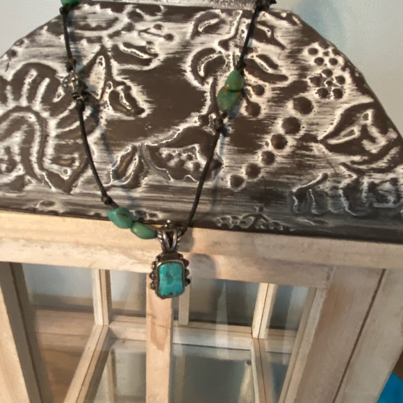 Beautiful Turquoise and silver necklace - Picture 8 of 10